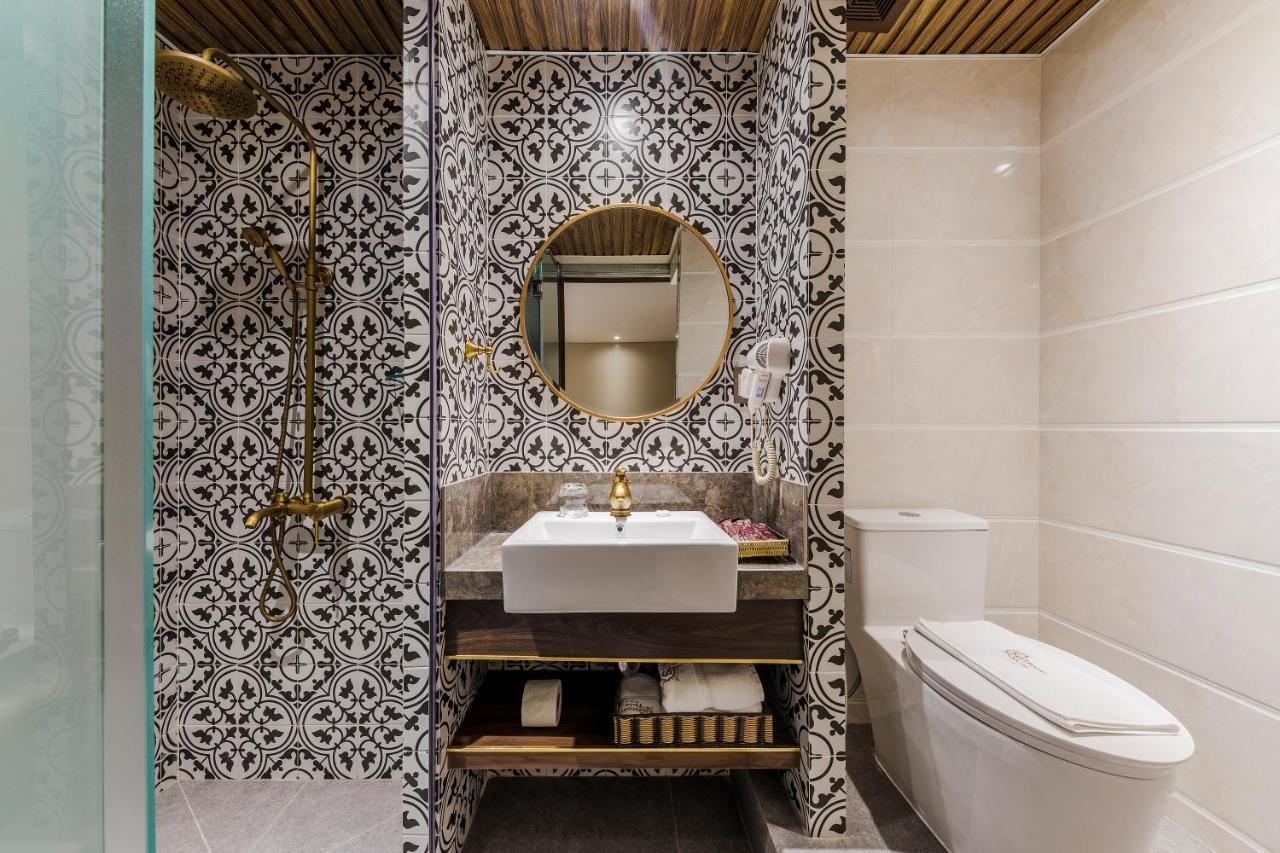 Sunflower Luxury Hotel Ho Chi Minh City Exterior photo