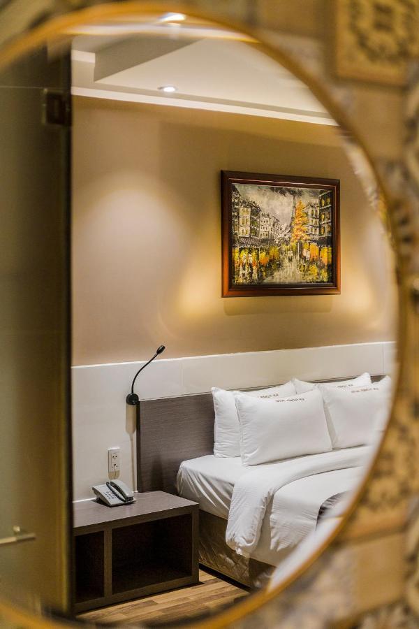 Sunflower Luxury Hotel Ho Chi Minh City Exterior photo