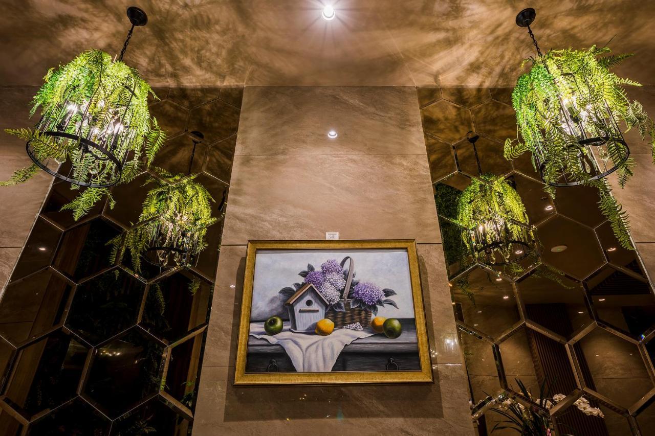 Sunflower Luxury Hotel Ho Chi Minh City Exterior photo