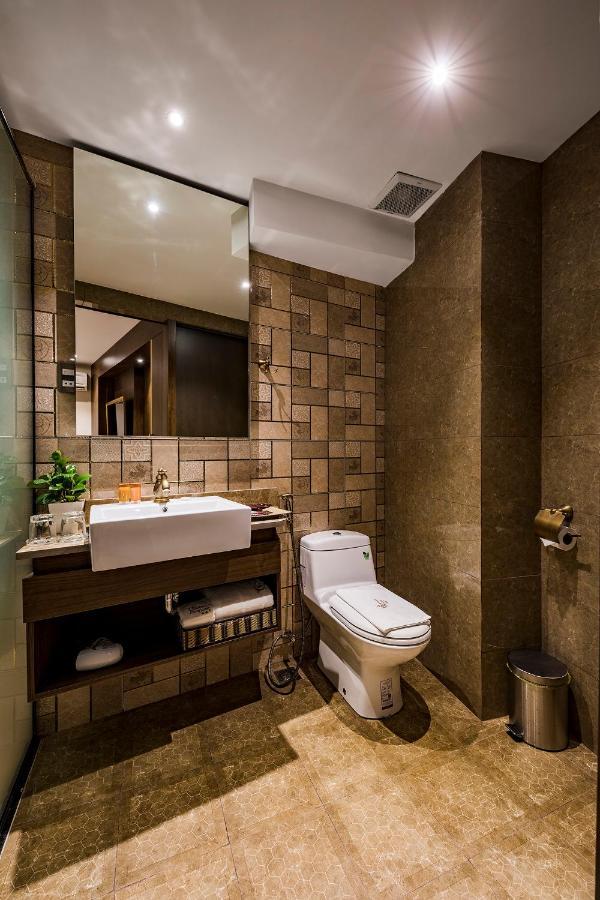 Sunflower Luxury Hotel Ho Chi Minh City Exterior photo