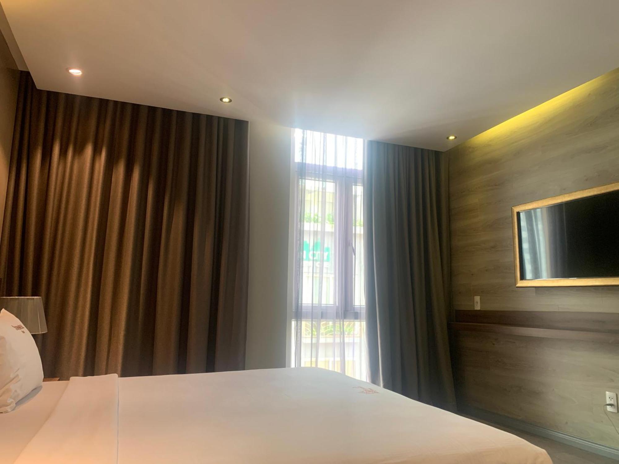 Sunflower Luxury Hotel Ho Chi Minh City Exterior photo